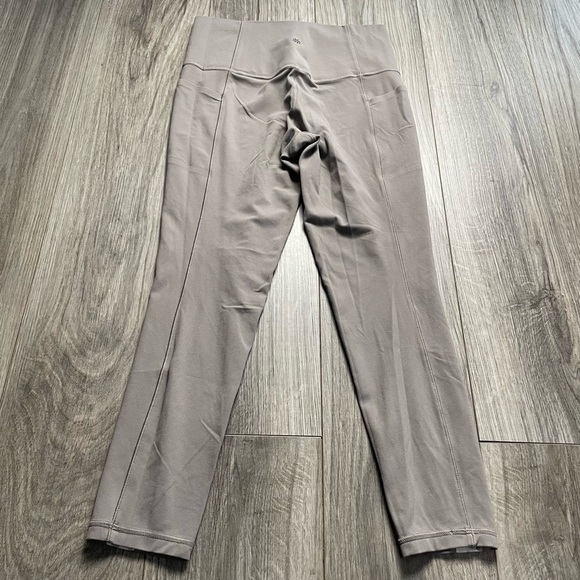 Athleta‎ Salutation Stash Pocket II Serene 7/8 Leggings - Picture 3 of 7